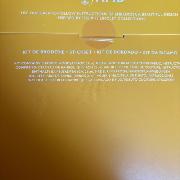 RHS Bouquet embroidery set with hoop flowers cross stitch - Picture 2 of 2